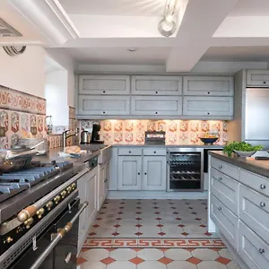 Maison d'hôtes Château Des Demoiselles, La Motte